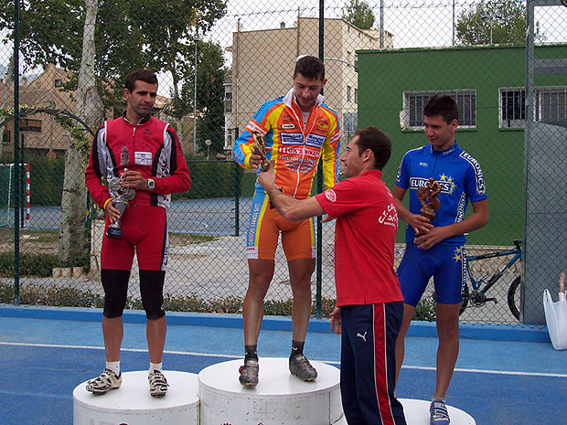 EL CLUB CICLISTA ESTRUCTURAS SANTA EULALIA SERÁ PATROCINADO A PARTIR DE AHORA POR TOTANA.COM , MIPASER  Y MOBILIARIO PARETÓN, Foto 1