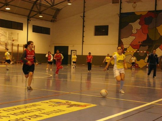 UN TOTAL DE 14 EQUIPOS PARTICIPAN EN LA PRIMERA JORNADA DE JUEGOS ESCOLARES PARA SECUNDARIA EN LA MODALIDAD DE FÚTBOL SALA, ORGANIZADA POR EL PROGRAMA DE DEPORTE ESCOLAR (2008), Foto 2