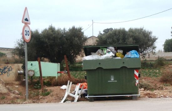 IZQUIERDA UNIDA EN TOTANA DENUNCIA LA INSTALACIÓN DE CONTENEDORES DE BASURA EN LOS BARRIOS SIN CONTAR CON LOS VECINOS AFECTADOS, Foto 1