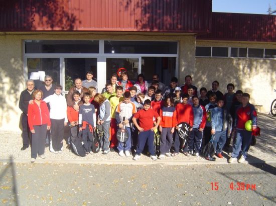 MÁS DE 60 DEPORTISTAS PARTICIPAN EN LA SEGUNDA EDICIÓN DEL CAMPEONATO “RAQUETA NAVIDEÑA”, CELEBRADO POR LA ESCUELA DE TENIS DEL CLUB DEPORTIVO SIERRA ESPUÑA EN EL PABELLÓN MUNICIPAL “5 DE DICIEMBRE”, Foto 5