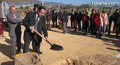 EL CONSEJERO DE EDUCACIÓN Y EL ALCALDE COLOCAN LA PRIMERA PIEDRA DEL NUEVO CENTRO DE ENSEÑANZA DE INFANTIL Y PRIMARIA EN EL BARRIO TIROL-CAMILLERI  , Foto 4