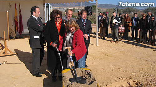 EL CONSEJERO DE EDUCACIÓN Y EL ALCALDE COLOCAN LA PRIMERA PIEDRA DEL NUEVO CENTRO DE ENSEÑANZA DE INFANTIL Y PRIMARIA EN EL BARRIO TIROL-CAMILLERI  , Foto 5