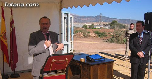 EL CONSEJERO DE EDUCACIÓN Y EL ALCALDE COLOCAN LA PRIMERA PIEDRA DEL NUEVO CENTRO DE ENSEÑANZA DE INFANTIL Y PRIMARIA EN EL BARRIO TIROL-CAMILLERI  , Foto 9