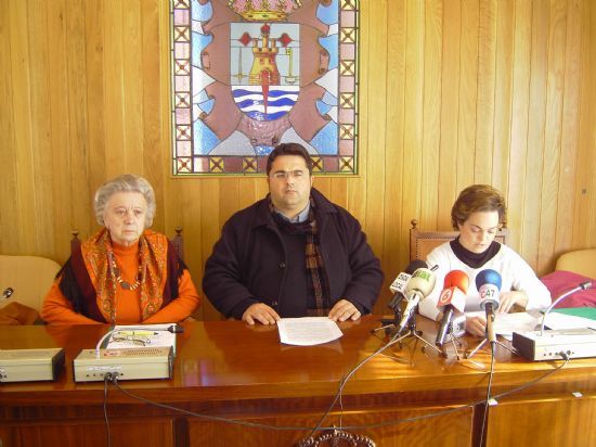 SE PRESENTA EL I CURSO DE CUIDADOS ESPECIALIZADOS PARA ENFERMOS DE ALZHEIMER EN DOMICILIO DE TOTANA   , Foto 1