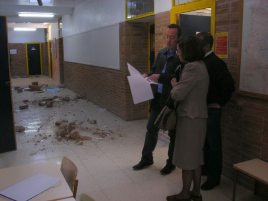 EL C.P. “SAN JOSÉ” SUSPENDE SUS CLASES HASTA NUEVA ORDEN DEBIDO A LOS IMPORTANTES DAÑOS CAUSADOS POR EL TEMPORAL DE VIENTO, Foto 4