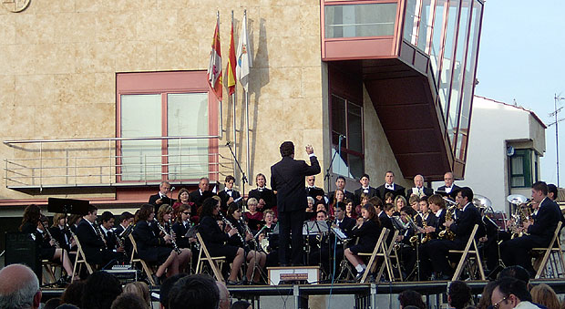 La Agrupación  Musical de Totana participó en el IV Encuentro de Bandas de Música de Villamayor de Armuña (Salamanca) , Foto 1