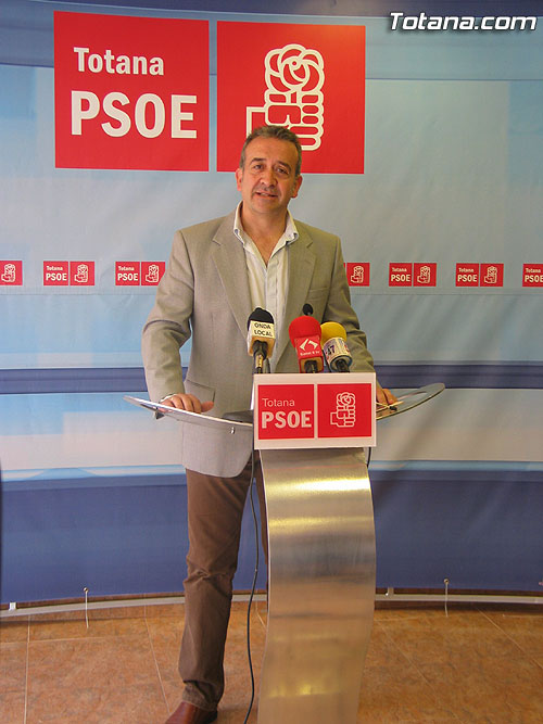 OTÁLORA AFIRMA QUE LOS TRABAJADORES DEL AYUNTAMIENTO TIENEN QUE DEJAR DE ESTAR INSTRUMENTALIZADOS POLÍTICAMENTE, Foto 1