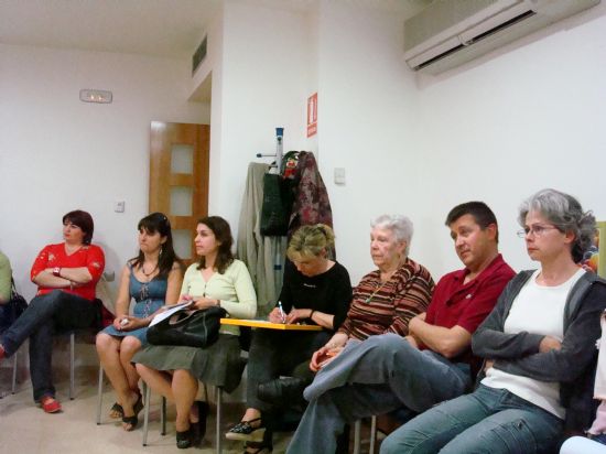 LAS CONCEJALÍAS DE JUVENTUD Y PARTICIPACIÓN CIUDADANA SE REÚNEN CON LAS ASOCIACIONES PARA EVALUAR LA “XII ALDEA DE ASOCIACIONES 2008” (2008), Foto 1