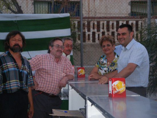 AUTORIDADES MUNICIPALES DAN AL PISTOLETAZO DE SALIDA DE LAS FIESTAS DEL BARRIO DE LA ERA ALTA QUE SE CELEBRAN EN HONOR A SANTA ISABEL, Foto 1