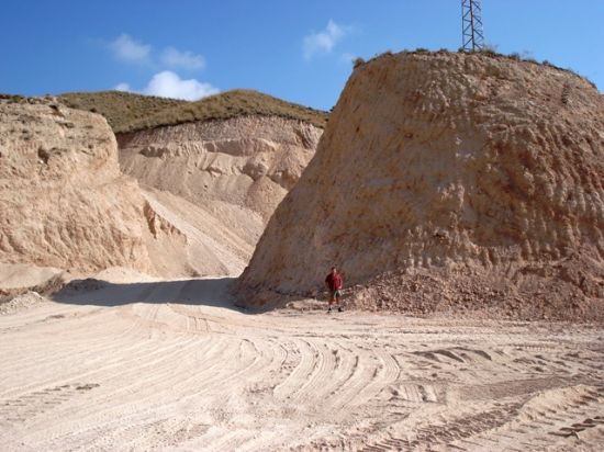 IZQUIERDA UNIDA DENUNCIA LA EXISTENCIA DE CANTERAS ILEGALES Y DESMONTES DE TERRENOS EN LA PEDANIA DE LEBOR DE TOTANA, Foto 1