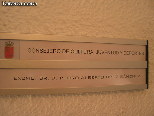 EL ALCALDE DE TOTANA ACUERDA CON EL CONSEJERO DE CULTURA LA CONVERSIÓN DEL CINE VELASCO EN SALA DE ARTES ESCÉNICAS PARA SU  INCORPORACIÓN A LA RED REGIONAL DE TEATROS Y LA FUTURA CONSTRUCCIÓN DE UN NUEVO PABELLÓN DE DEPORTES, Foto 5