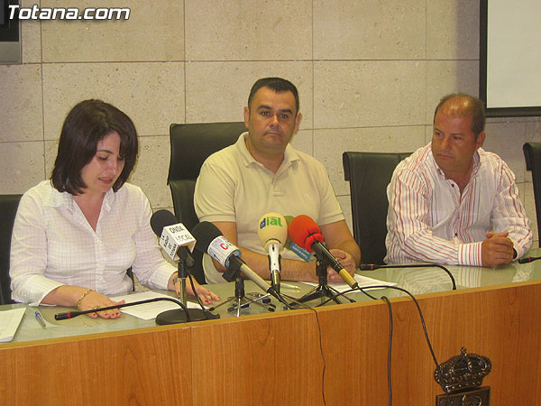 EL CONSISTORIO Y LA ASOCIACIÓN “TOTANA ARTESANA Y ALFARERA” PARTICIPARÁN EN LA XXXVI FERIA DE VALENCIA “IBERFLORA” CON UN STAND  LA PRÓXIMA SEMANA, Foto 1