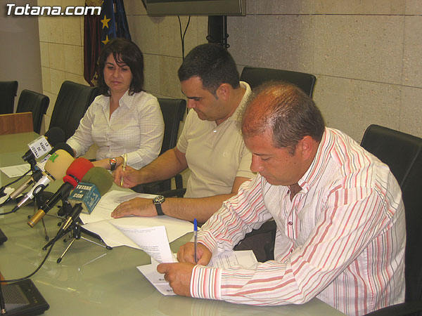 EL CONSISTORIO Y LA ASOCIACIÓN “TOTANA ARTESANA Y ALFARERA” PARTICIPARÁN EN LA XXXVI FERIA DE VALENCIA “IBERFLORA” CON UN STAND  LA PRÓXIMA SEMANA, Foto 3