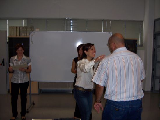 SE CLAUSURA EL CURSO “INTRODUCCIÓN A LA INFORMÁTICA BÁSICA E INTERNET” CON LA ENTREGA DE DIPLOMAS A LOS QUINCE PARTICIPANTES, Foto 2