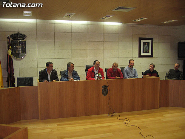 LA CONCEJALÍA DE DEPORTES SUBVENCIONA A CUATRO CARTÓGRAFOS CHECOS PARA CONFECCIONAR UN PLANO DEL PARAJE DE “LAS ALQUERÍAS”, QUE EL CLUB DE ORIENTACIÓN DE TOTANA SOLICITA COMO PRUEBA NACIONAL DE ESTA MODALIDAD DEPORTIVA PARA EL PRÓXIMO AÑO 2009, Foto 3