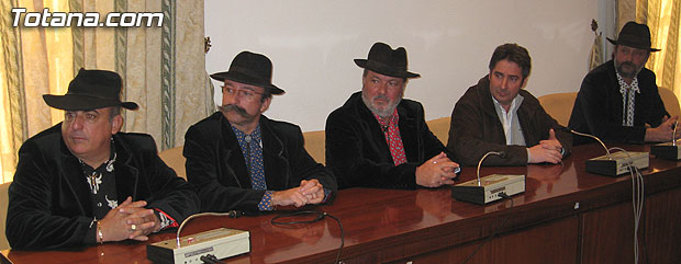 EL AYUNTAMIENTO DE TOTANA DA LOS PRIMEROS PASOS PARA ESTUDIAR EL HERMANAMIENTO CON LA LOCALIDAD FRANCESA DE UCHAUD, Foto 4