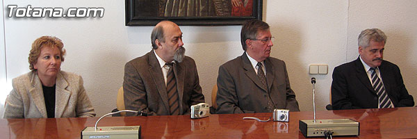 UNA DELEGACIÓN DE LA CIUDAD HERMANA DE KALOCSA VISITA TOTANA DURANTE ESTOS DÍAS PARA CONOCER LA IDIOSINCRASIA LOCAL CON MOTIVO DE LAS FIESTAS PATRONALES DE LA SANTA, Foto 3