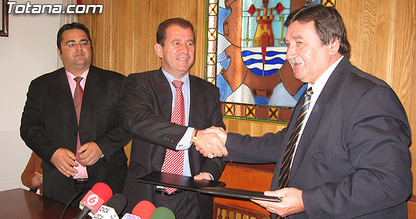 UNA DELEGACIÓN DE LA CIUDAD HERMANA DE KALOCSA VISITA TOTANA DURANTE ESTOS DÍAS PARA CONOCER LA IDIOSINCRASIA LOCAL CON MOTIVO DE LAS FIESTAS PATRONALES DE LA SANTA, Foto 5