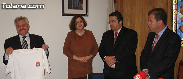 UNA DELEGACIÓN DE LA CIUDAD HERMANA DE KALOCSA VISITA TOTANA DURANTE ESTOS DÍAS PARA CONOCER LA IDIOSINCRASIA LOCAL CON MOTIVO DE LAS FIESTAS PATRONALES DE LA SANTA, Foto 7