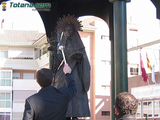 SE INAUGURA EL SEGUNDO MONUMENTO JUBILAR CON LA ESCULTURA EN BRONCE DE LA SANTA BAJO UN TEMPLETE   , Foto 1