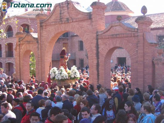 MÁS DE 8.000 PERSONAS PARTICIPARON EN LA ROMERÍA DE SUBIDA DE LA SANTA A SU SANTUARIO , Foto 1