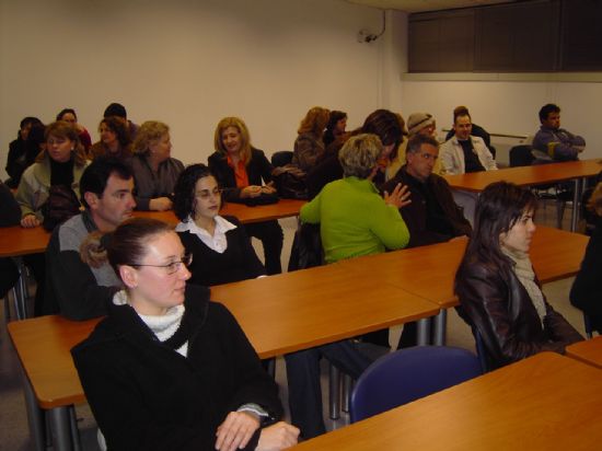 SE ENTREGAN DIPLOMAS A MÁS DE 150 PERSONAS QUE PARTICIPAN EN 25 CURSOS FORMATIVOS EN EL CENTRO DE DESARROLLO LOCAL, Foto 3