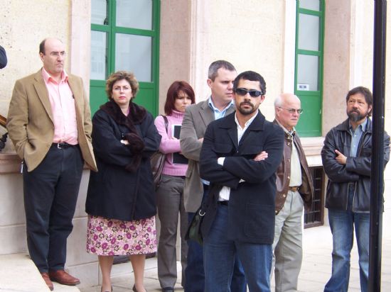 EL AYUNTAMIENTO DE TOTANA CONVOCA UNA CONCENTRACIÓN SILENCIOSA COMO REPULSA AL ATENTADO DE ETA REGISTRADO EN MONDRAGÓN, Foto 4