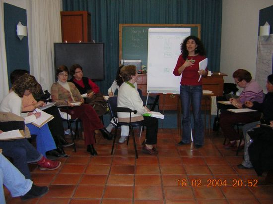 EL CENTRO DE SERVICIOS SOCIALES ORGANIZA UN TALLER DE MUJERES INMIGRANTES Y ESPAÑOLAS PARA FORTALECER LA INTEGRACIÓN SOCIAL DENTRO DEL PLAN MUNICIPAL DE INMIGRACIÓN, Foto 1