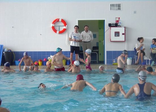 CONCEJALÍA DE DEPORTES ORGANIZA VISITAS ALUMNOS COLEGIO PARETÓN A LA PISCINA CUBIERTA CLIMATIZADA , Foto 1