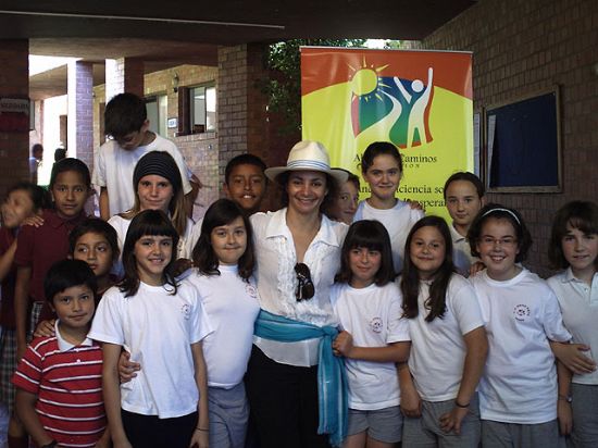 Pierina Correa, hermana del Presidente de Ecuador, visitó el Colegio Reina Sofía de Totana., Foto 1