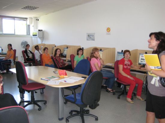 MÁS DE 400 PERSONAS SE FORMAN EN NUEVAS TECNOLOGIAS A TRAVÉS DEL PROYECTO “RAITOTANA”, Foto 2