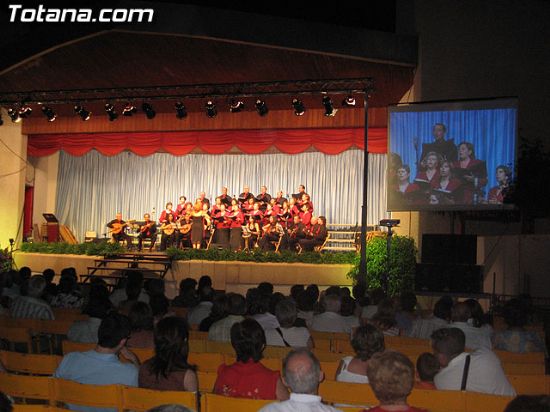 MÁS DE 800 PERSONAS ASITIERON AL CERTAMEN “ASÍ CANTA TOTANA” EN EL QUE PARTICIPARON TRES GRUPOS CORALES DEL MUNICIPIO, Foto 1