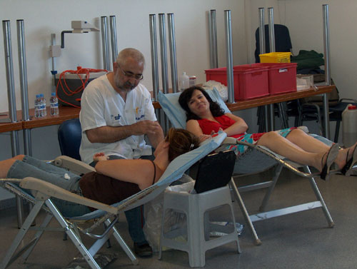 EMPRESARIOS Y TRABAJADORES DEL POLÍGONO INDUSTRIAL EL SALADAR DONAN SANGRE EN LA JORNADA DE EXTRACCIÓN ORGANIZADA EN EL CENTRO DE DESARROLLO LOCAL, Foto 2