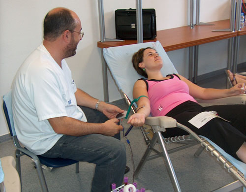 EMPRESARIOS Y TRABAJADORES DEL POLÍGONO INDUSTRIAL EL SALADAR DONAN SANGRE EN LA JORNADA DE EXTRACCIÓN ORGANIZADA EN EL CENTRO DE DESARROLLO LOCAL, Foto 5