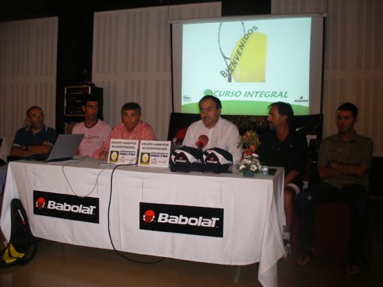 UN TOTAL DE 31 ALUMNOS PARTICIPA EN EL “CURSO INTEGRAL DE TENIS” PATROCINADO POR LA CONCEJALÍA DE DEPORTES Y ORGANIZADO POR EL CLUB DE TENIS DE TOTANA, Foto 1
