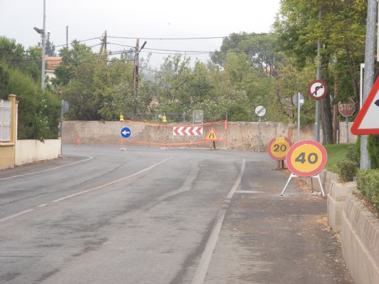 EL TRAMO DE LA CARRETERA MU-502, DESDE LA CRUZ DE LA MISIÓN HASTA LA ZONA DE “EL RULO”, PERMANACERÁ CERRADO HASTA EL 20 DE JULIO POR MOTIVO DE LAS OBRAS DEL COLECTOR DE AGUAS RESIDUALES DE “LA CHARCA”, Foto 1