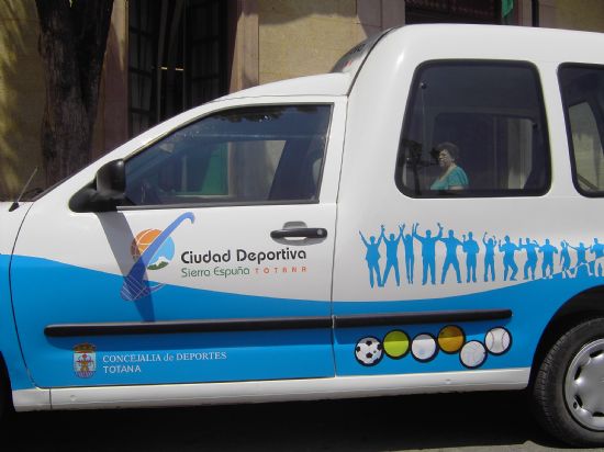 LA CONCEJALÍA DE DEPORTES ADQUIERE UN VEHÍCULO PARA EL FUNCIONAMIENTO INTERNO DE ESTE DEPARTAMENTO Y APOYO LOGÍSTICO EN LA ORGANIZACIÓN DE EVENTOS DEPORTIVOS, Foto 1