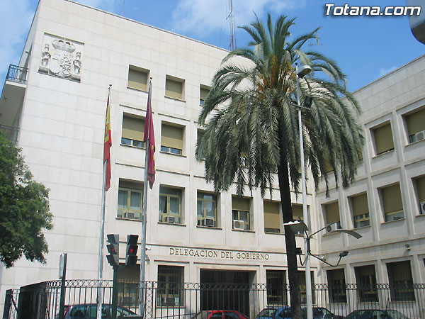 EL ALCALDE DE TOTANA Y EL DELEGADO DEL GOBIERNO ANUNCIAN LA CONVERSIÓN DEL CUARTEL DE LA GUARDIA CIVIL EN PUESTO PRINCIPAL DE LA GUARDIA CIVIL DE LA REGIÓN DE MURCIA (2007), Foto 1