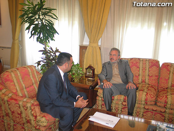 EL ALCALDE DE TOTANA Y EL DELEGADO DEL GOBIERNO ANUNCIAN LA CONVERSIÓN DEL CUARTEL DE LA GUARDIA CIVIL EN PUESTO PRINCIPAL DE LA GUARDIA CIVIL DE LA REGIÓN DE MURCIA (2007), Foto 6