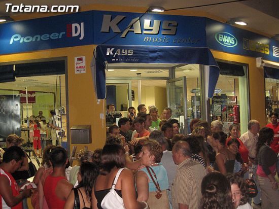 INAUGURACIÓN DE LAS NUEVAS INSTALACIONES DE KAYS MUSIC CENTER, Foto 1