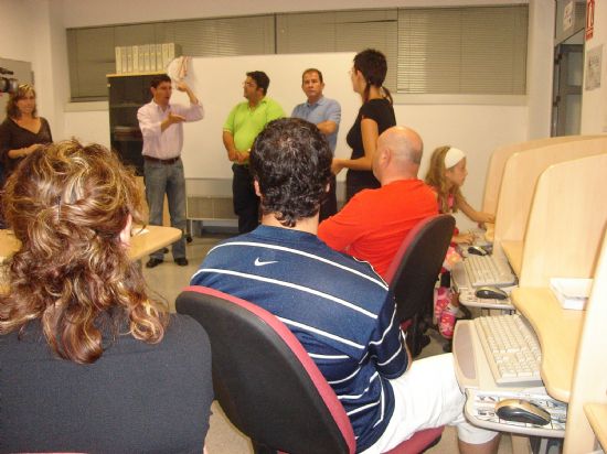 SE CLAUSURA EL I CURSO BÁSICO DE INFORMÁTICA PARA PERSONAS CON DISCAPACIDAD SENSORIAL AUDITIVA, Foto 3