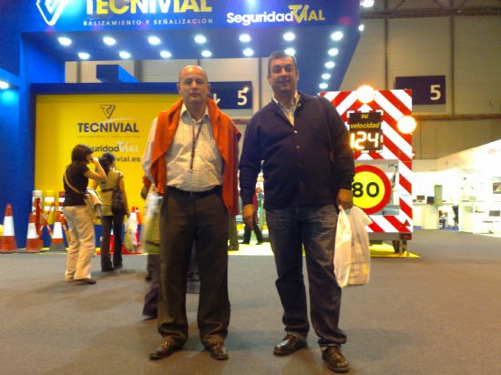 AGENTES DE LA POLICÍA LOCAL DE TOTANA VISITAN EL X SALÓN INTERNACIONAL DE LA SEGURIDAD VIAL Y EL EQUIPAMIENTO PARA CARRETERAS “TRAFFIC 2007”, DE LA FERIA DE MADRID, Foto 1