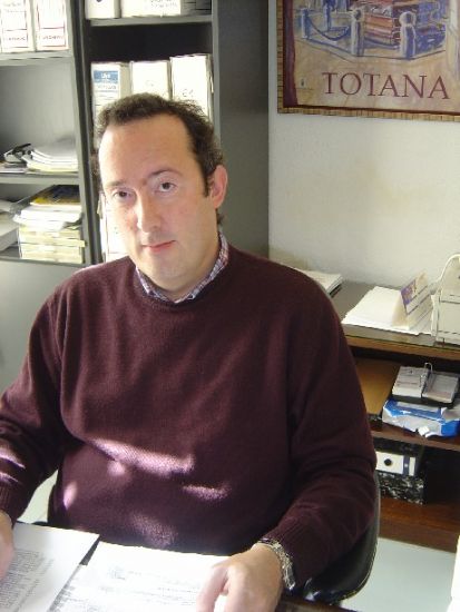 El ayuntamiento cede a la Consejería de Educación una parcela de 10.000 metros cuadrados en el paraje de Antigor (barrio tirol-camilleri) para construir el nuevo centro de enseñanza de educación infantil y primaria, Foto 1