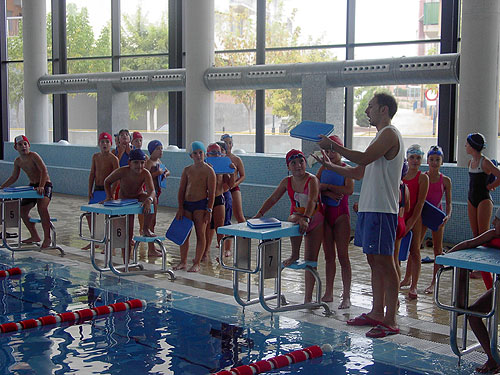 EL PROGRAMA DE NATACIÓN ESCOLAR OFERTADO POR LA CONCEJALÍA DE DEPORTES CUENTA EN ESTE CURSO CON LA PARTICIPACIÓN DE NUEVE CENTROS DE ENSEÑANZA, Foto 1