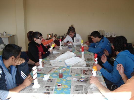 LOS ALUMNOS DEL AULA OCUPACIONAL PARTICIPAN EN LOS TALLERES DE ARTES PLÁSTICAS LLEVADOS A CABO POR LA CONCEJALÍA DE FOMENTO Y EMPLEO, Foto 2