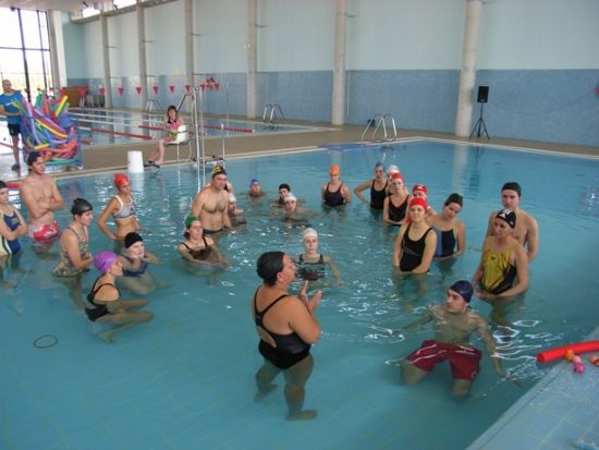 UN TOTAL DE 40 PERSONAS PROCEDENTES DE TODA LA REGIÓN DE MURCIA PARTICIPARON EN EL “SEMINARIO DE ACTIVIDADES ACUÁTICAS PARA BEBÉS Y EMBARAZADAS”, Foto 2
