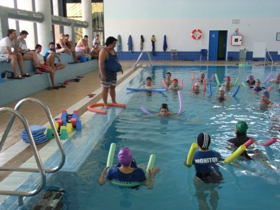UN TOTAL DE 40 PERSONAS PROCEDENTES DE TODA LA REGIÓN DE MURCIA PARTICIPARON EN EL “SEMINARIO DE ACTIVIDADES ACUÁTICAS PARA BEBÉS Y EMBARAZADAS”, Foto 4