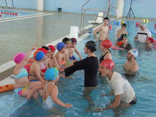 UN TOTAL DE 40 PERSONAS PROCEDENTES DE TODA LA REGIÓN DE MURCIA PARTICIPARON EN EL “SEMINARIO DE ACTIVIDADES ACUÁTICAS PARA BEBÉS Y EMBARAZADAS”, Foto 6