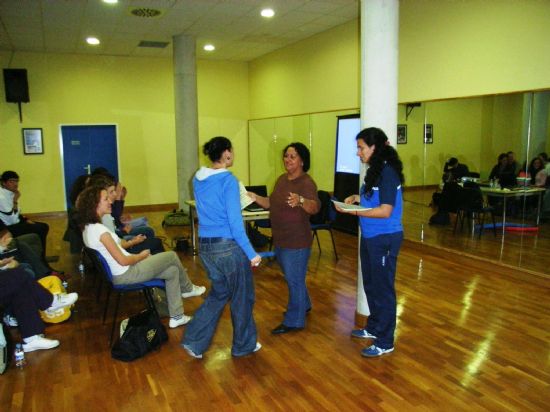 UN TOTAL DE 40 PERSONAS PROCEDENTES DE TODA LA REGIÓN DE MURCIA PARTICIPARON EN EL “SEMINARIO DE ACTIVIDADES ACUÁTICAS PARA BEBÉS Y EMBARAZADAS”, Foto 9