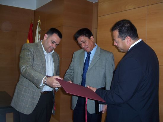 EL ALCALDE DE TOTANA RECIBE A UNA DELEGACIÓN DE CHILE QUE VISITA LA LOCALIDAD PARA CONOCER EL FUNCIONAMIENTO DEL PARQUE DE EDUCACIÓN VIAL, Foto 3